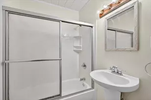1635 NE Beacon Dr, Grants Pass, OR 97526 - Photo 32