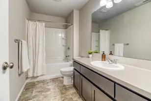 61593 SE Lorenzo Dr, Bend, OR 97702 - Photo 10