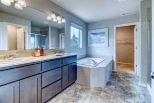 61593 SE Lorenzo Dr, Bend, OR 97702 - Photo 16