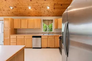 37 Firehouse Ln, Shady Cove, OR 97539 - Photo 6