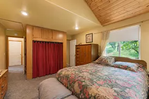 37 Firehouse Ln, Shady Cove, OR 97539 - Photo 10
