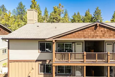 1010 NW Roanoke Avenue #6, Bend, OR 97703 - Photo 2