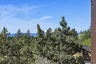 1010 NW Roanoke Ave, Bend, OR 97703 - Photo 2