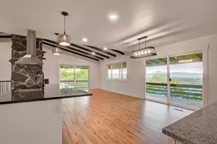 1015 Palima Dr, Eagle Point, OR 97524 - Photo 10