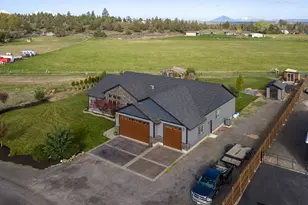 4437 NW Glenn Meadow Loop, Redmond, OR 97756 - Photo 2