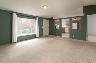 2207 SW 22nd St, Redmond, OR 97756 - Photo 6
