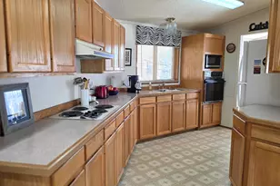 1001 SE 15th St, Bend, OR 97702 - Photo 10