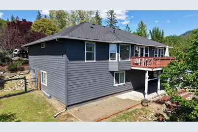381 Pinetop Terrace, Shady Cove, OR 97539 - Photo 40
