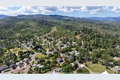 381 Pinetop Terrace, Shady Cove, OR 97539 - Photo 60