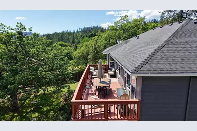 381 Pinetop Terrace, Shady Cove, OR 97539 - Photo 38