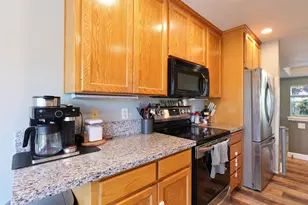381 Pinetop Terrace, Shady Cove, OR 97539 - Photo 14