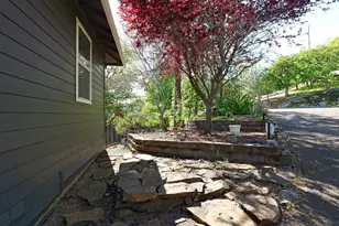 381 Pinetop Terrace, Shady Cove, OR 97539 - Photo 48