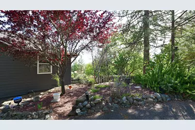 381 Pinetop Terrace, Shady Cove, OR 97539 - Photo 52