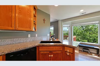 381 Pinetop Terrace, Shady Cove, OR 97539 - Photo 12