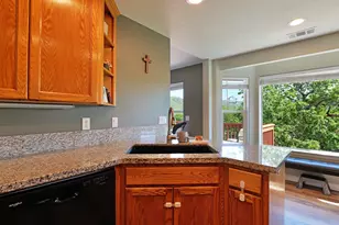 381 Pinetop Terrace, Shady Cove, OR 97539 - Photo 12