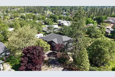 381 Pinetop Terrace, Shady Cove, OR 97539 - Photo 64