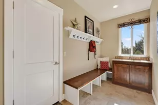 66355 Barr Rd, Bend, OR 97703 - Photo 46