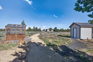 66355 Barr Rd, Bend, OR 97703 - Photo 8