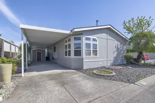 110 Red Oak Ln, Grants Pass, OR 97527 - Photo 6