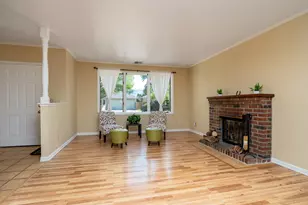 147 Blue Heron Ln, Ashland, OR 97520 - Photo 2