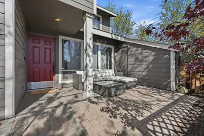 111 NW Hawthorne Avenue #APT 2, Bend, OR 97703 - Photo 4