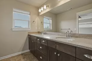 20724 Sierra Dr, Bend, OR 97701 - Photo 24