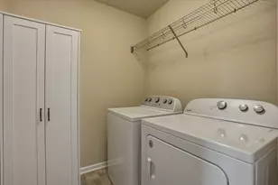 20724 Sierra Dr, Bend, OR 97701 - Photo 24