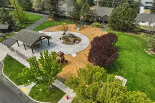20724 Sierra Dr, Bend, OR 97701 - Photo 38