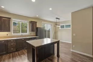 20724 Sierra Dr, Bend, OR 97701 - Photo 8