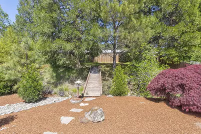 204 NW Sinclair Drive, Grants Pass, OR 97526 - Photo 36