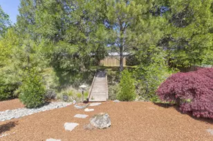 204 NW Sinclair Dr, Grants Pass, OR 97526 - Photo 36