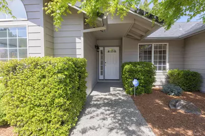 204 NW Sinclair Drive, Grants Pass, OR 97526 - Photo 4