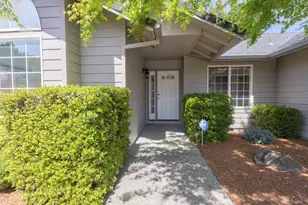 204 NW Sinclair Dr, Grants Pass, OR 97526 - Photo 4