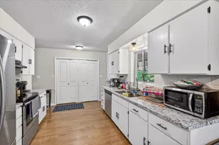 981 Upper Applegate Rd, Jacksonville, OR 97530 - Photo 6