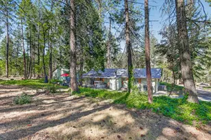 981 Upper Applegate Rd, Jacksonville, OR 97530 - Photo 1