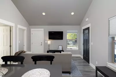 20134 Carson Creek Court, Bend, OR 97702 - Photo 6