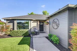 2655 Lawnview Dr, Medford, OR 97504 - Photo 2