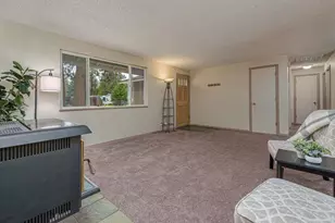 60834 Defiance St, Bend, OR 97702 - Photo 6