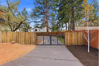144 SW Cleveland Avenue, Bend, OR 97702 - Photo 50
