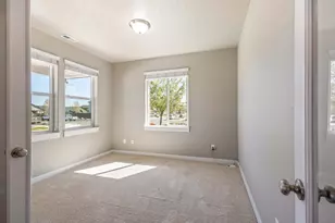 2510 NW Hemlock Wy, Redmond, OR 97756 - Photo 14
