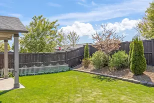 2510 NW Hemlock Wy, Redmond, OR 97756 - Photo 24