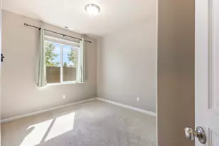 2510 NW Hemlock Wy, Redmond, OR 97756 - Photo 16