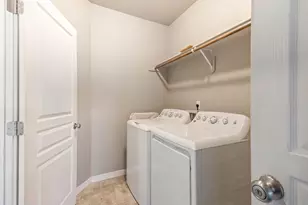 2510 NW Hemlock Wy, Redmond, OR 97756 - Photo 20