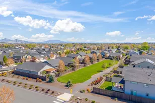2510 NW Hemlock Wy, Redmond, OR 97756 - Photo 30
