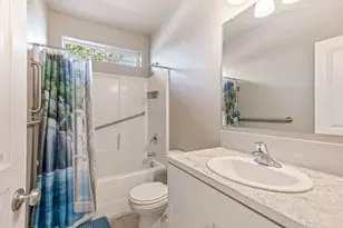 2510 NW Hemlock Wy, Redmond, OR 97756 - Photo 18