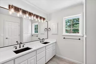 1544 Satellite, Medford, OR 97504 - Photo 48