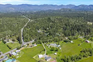 2447 Stringer Gap Rd, Grants Pass, OR 97527 - Photo 32