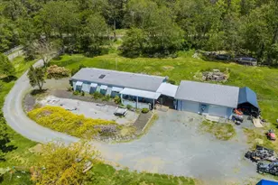 2447 Stringer Gap Rd, Grants Pass, OR 97527 - Photo 2