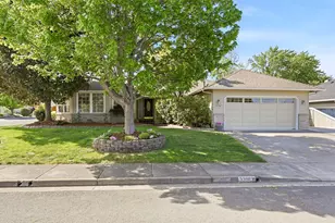 3396 Alameda St, Medford, OR 97504 - Photo 2