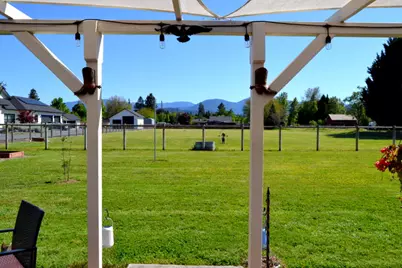 2821 S River Road, Grants Pass, OR 97527 - Photo 28